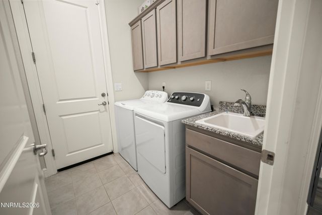 690 Rose Lane, Fernley, NV 89408