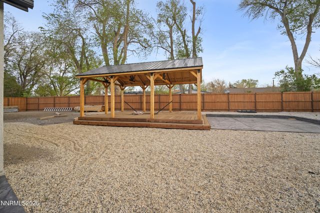 690 Rose Lane, Fernley, NV 89408
