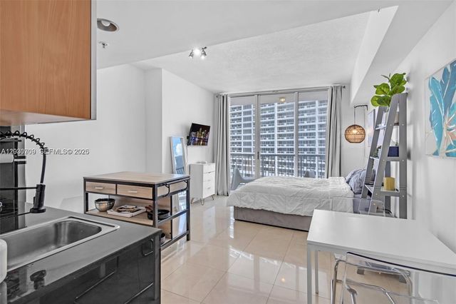 1750 N Bayshore Drive 1204, Miami, FL 33132