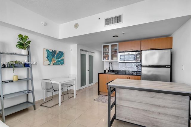 1750 N Bayshore Drive 1204, Miami, FL 33132
