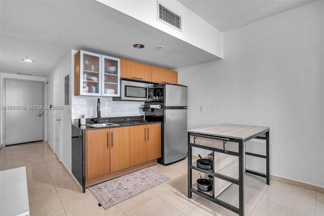 1750 N Bayshore Drive 1204, Miami, FL 33132