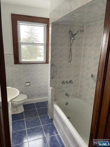 50 5th Avenue, Clifton, NJ 07011