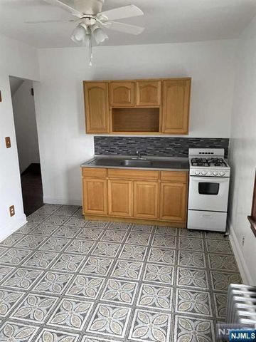 50 5th Avenue, Clifton, NJ 07011