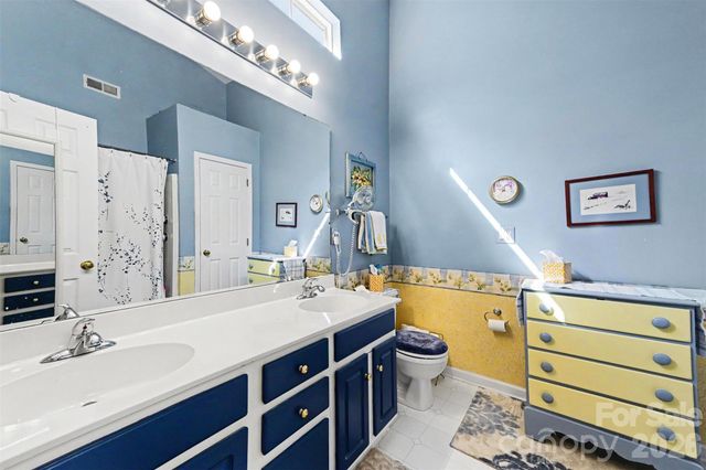 12323 Poplar Forest Drive 205, Charlotte, NC 28278