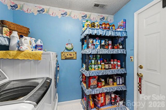 12323 Poplar Forest Drive 205, Charlotte, NC 28278