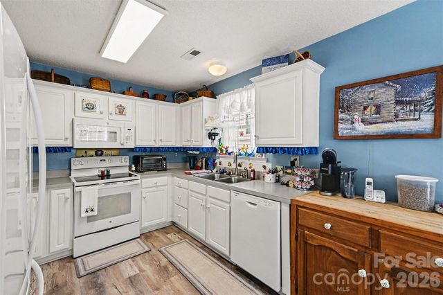 12323 Poplar Forest Drive 205, Charlotte, NC 28278
