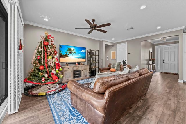 8060 Cactus Quartz Circle, Delray Beach, FL 33446