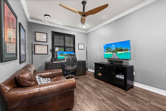 8060 Cactus Quartz Circle, Delray Beach, FL 33446