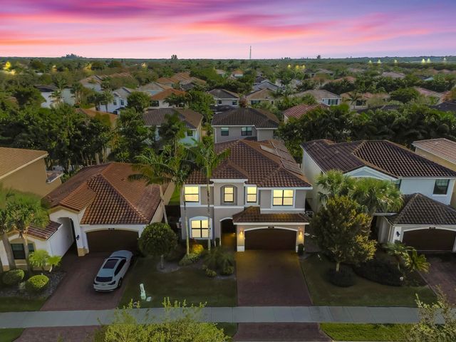 8060 Cactus Quartz Circle, Delray Beach, FL 33446
