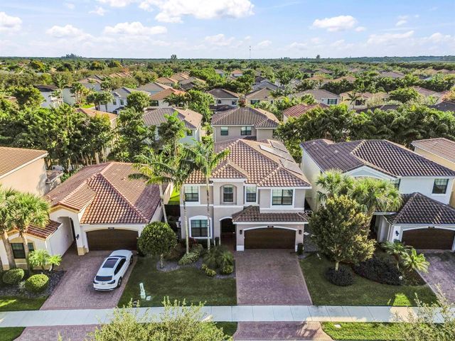 8060 Cactus Quartz Circle, Delray Beach, FL 33446
