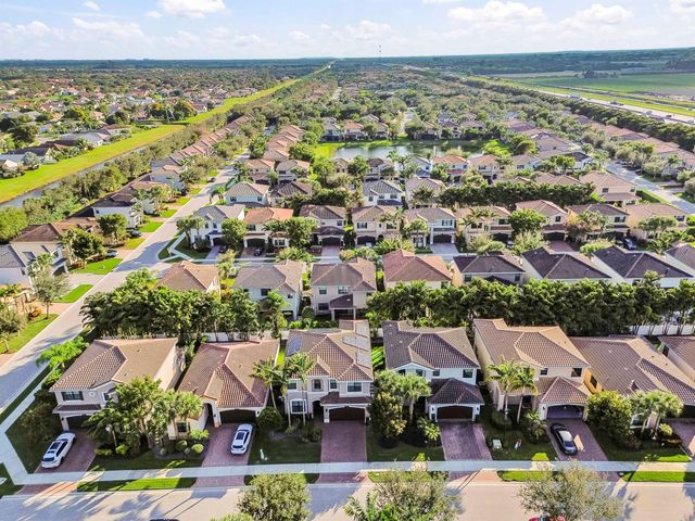 8060 Cactus Quartz Circle, Delray Beach, FL 33446