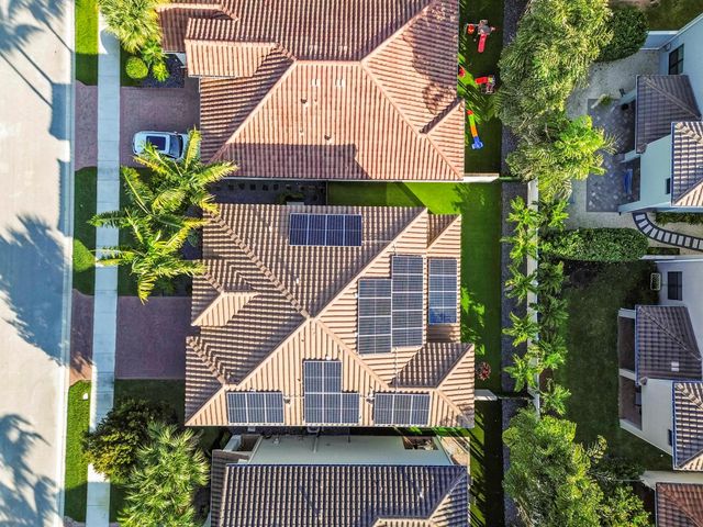 8060 Cactus Quartz Circle, Delray Beach, FL 33446