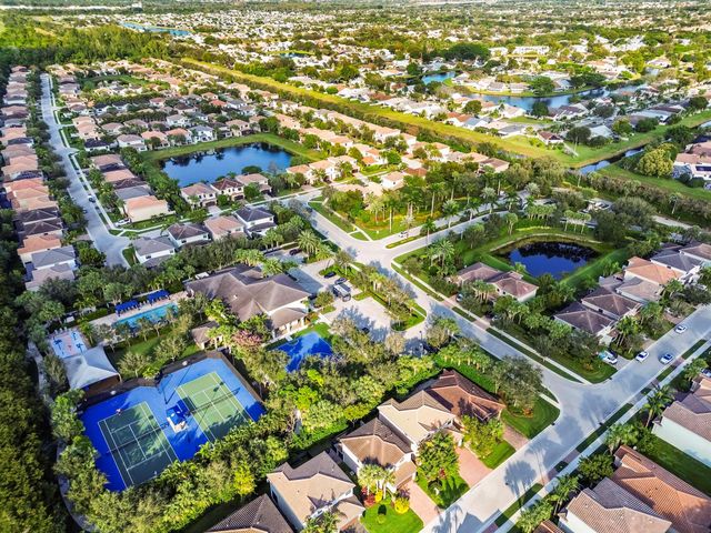 8060 Cactus Quartz Circle, Delray Beach, FL 33446