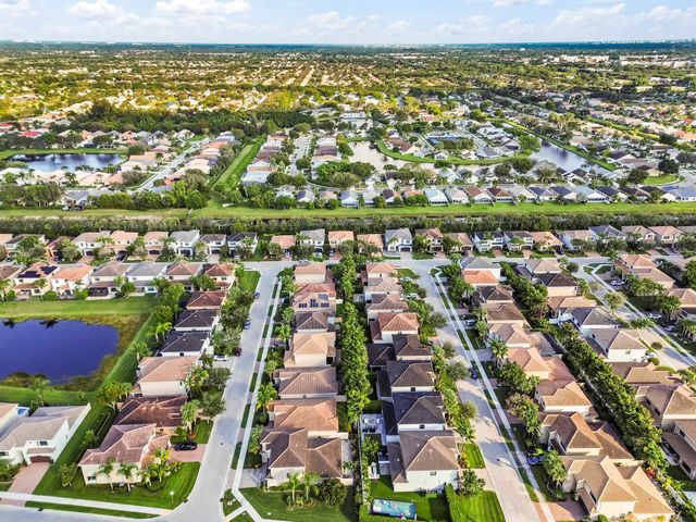 8060 Cactus Quartz Circle, Delray Beach, FL 33446