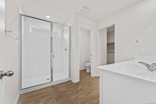 1050 Argonne Forest, Seguin, TX 78155