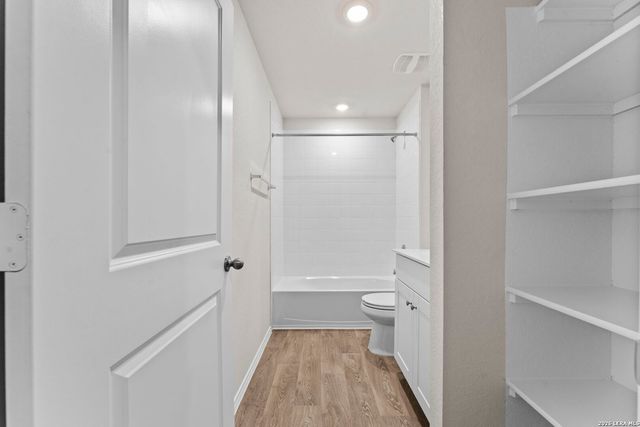 1050 Argonne Forest, Seguin, TX 78155