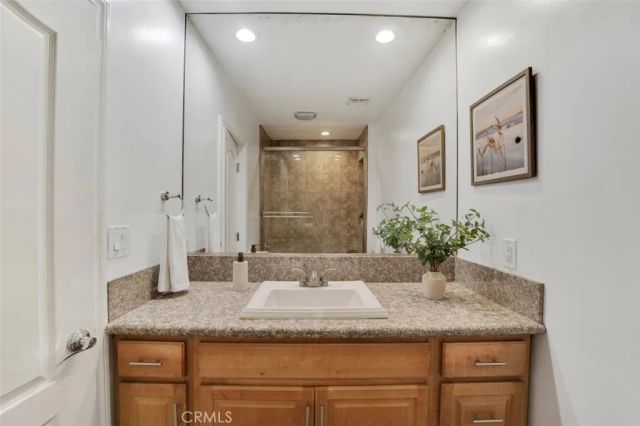 7017 Vicky Avenue, West Hills, CA 91307