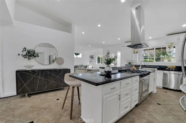 7017 Vicky Avenue, West Hills, CA 91307