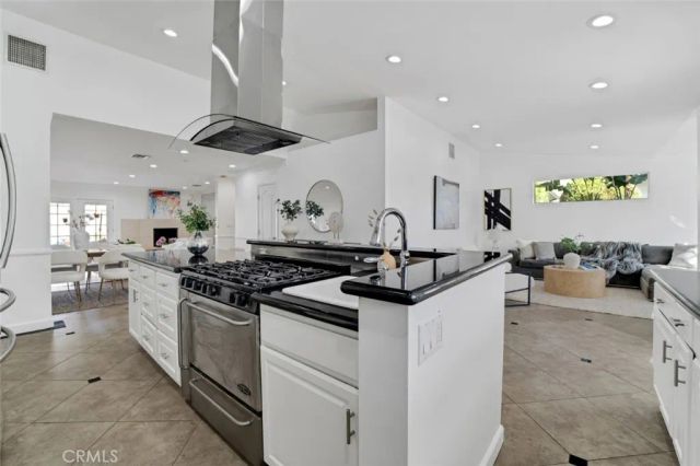 7017 Vicky Avenue, West Hills, CA 91307