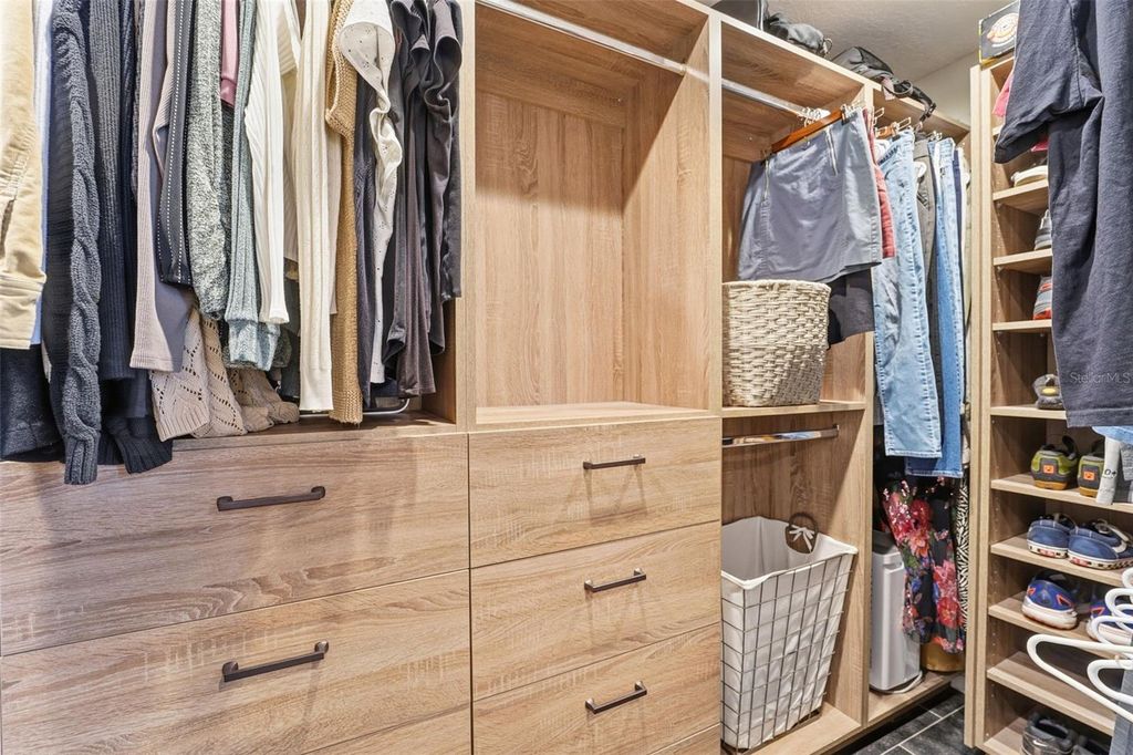 Image 29 of property listing at 3595 FLORAL DRIVE, Largo, FL 33771