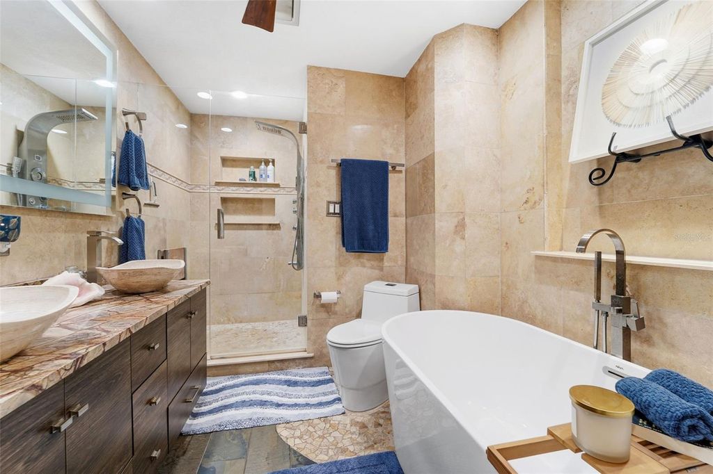 Image 33 of property listing at 3595 FLORAL DRIVE, Largo, FL 33771