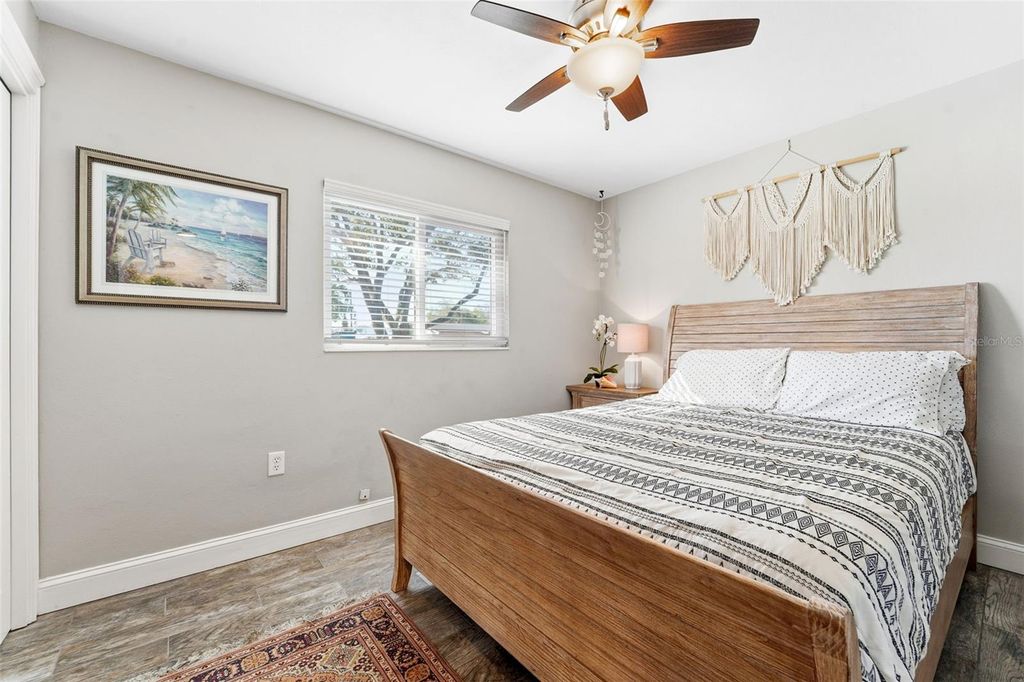 Image 34 of property listing at 3595 FLORAL DRIVE, Largo, FL 33771