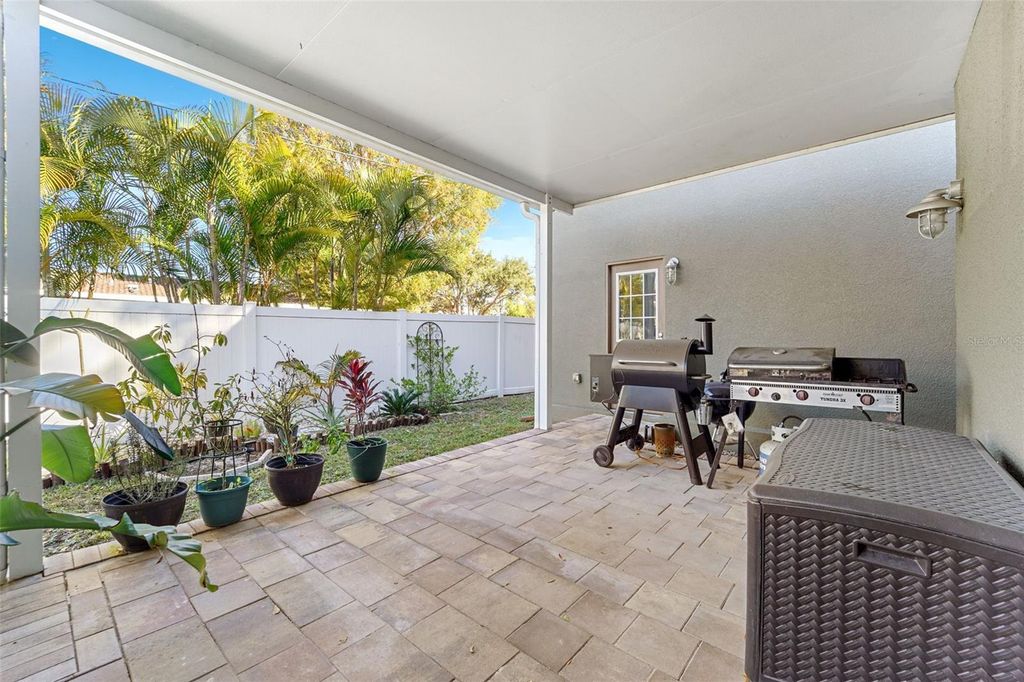 Image 43 of property listing at 3595 FLORAL DRIVE, Largo, FL 33771