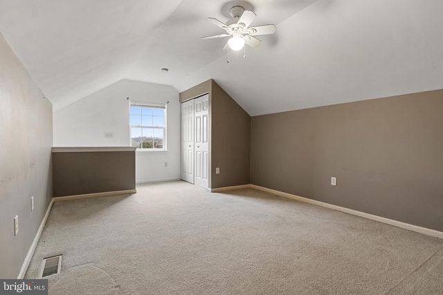 1060 HEARTHRIDGE LN, York, PA 17404