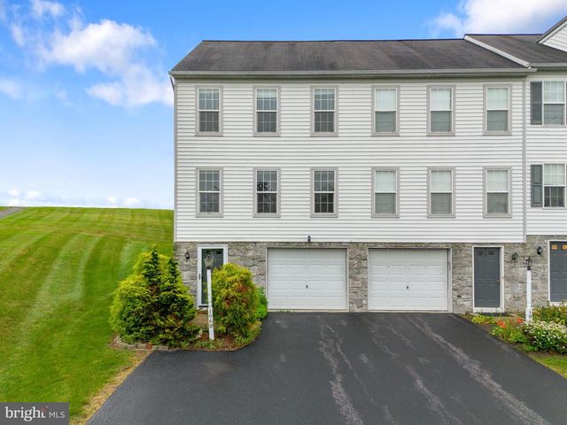 1060 HEARTHRIDGE LN, York, PA 17404