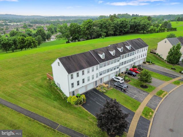 1060 HEARTHRIDGE LN, York, PA 17404