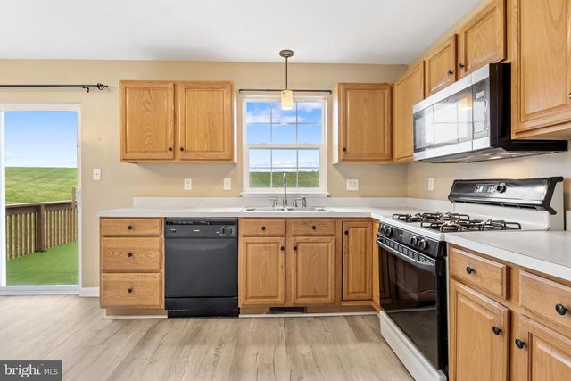 1060 HEARTHRIDGE LN, York, PA 17404