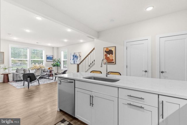 238 VAN BUREN ST, Herndon, VA 20170