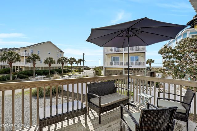 9003-9005 E 9th Street, Surf City, NC 28445