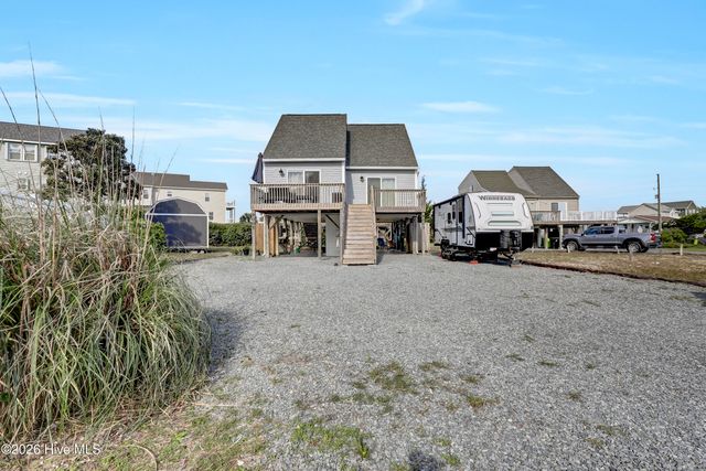 9003-9005 E 9th Street, Surf City, NC 28445