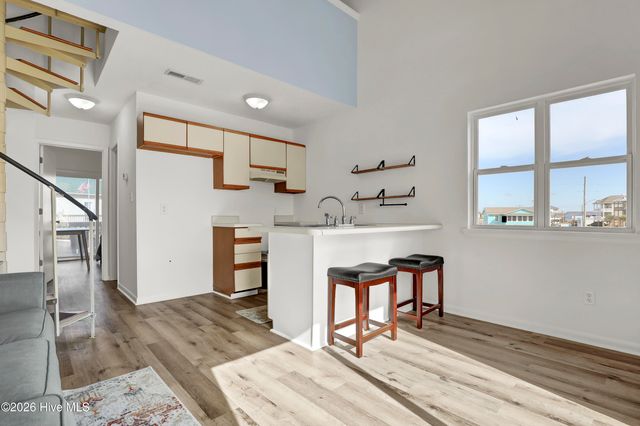 9003-9005 E 9th Street, Surf City, NC 28445