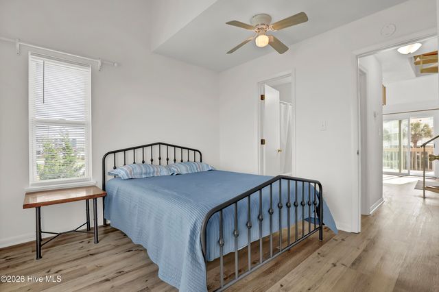 9003-9005 E 9th Street, Surf City, NC 28445