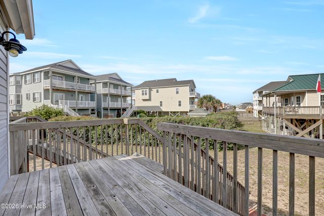 9003-9005 E 9th Street, Surf City, NC 28445