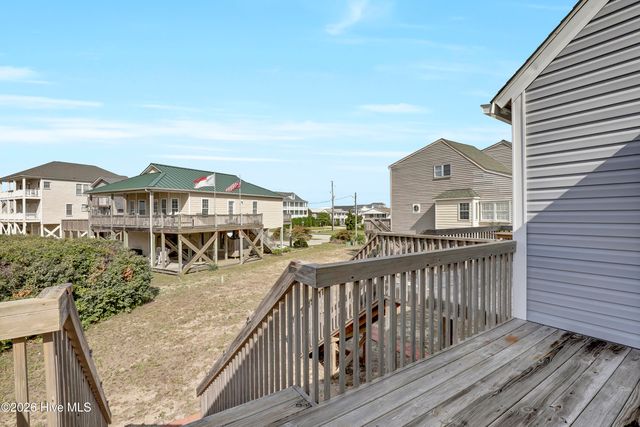 9003-9005 E 9th Street, Surf City, NC 28445