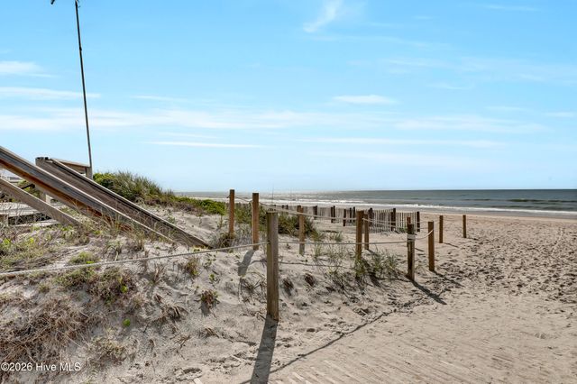 9003-9005 E 9th Street, Surf City, NC 28445
