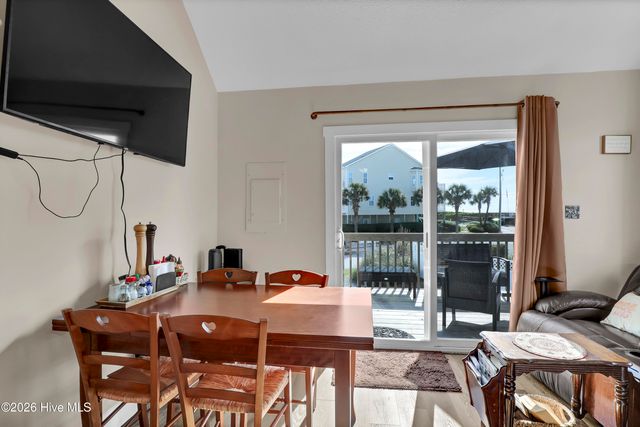 9003-9005 E 9th Street, Surf City, NC 28445