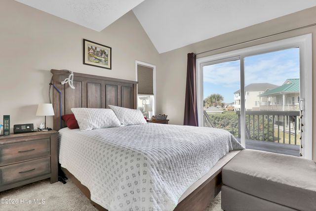 9003-9005 E 9th Street, Surf City, NC 28445