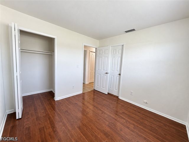 1213 NE 8th ST, Cape Coral, FL 33909