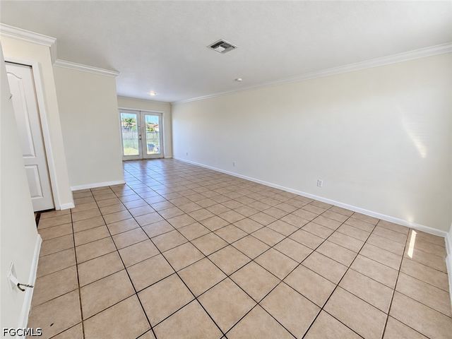 1213 NE 8th ST, Cape Coral, FL 33909