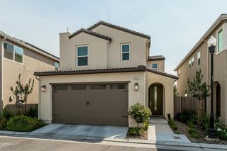 2053 N Rogers Lane, Clovis, CA 93619