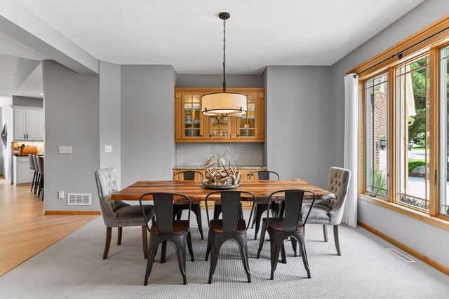 8754 Ridge Ponds Court, Victoria, MN 55386