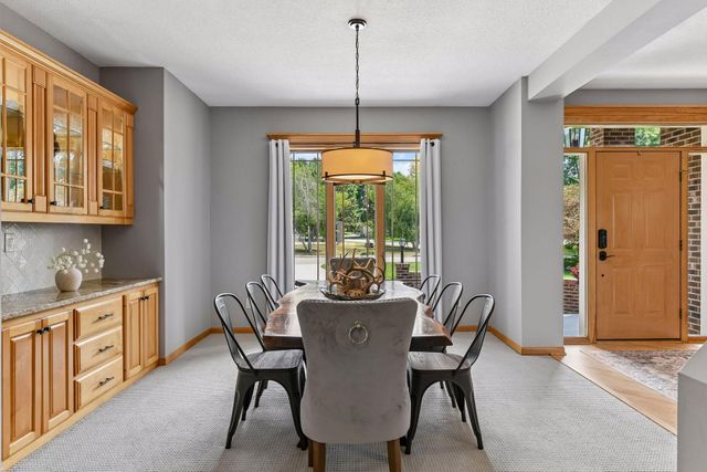 8754 Ridge Ponds Court, Victoria, MN 55386