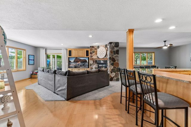 8754 Ridge Ponds Court, Victoria, MN 55386