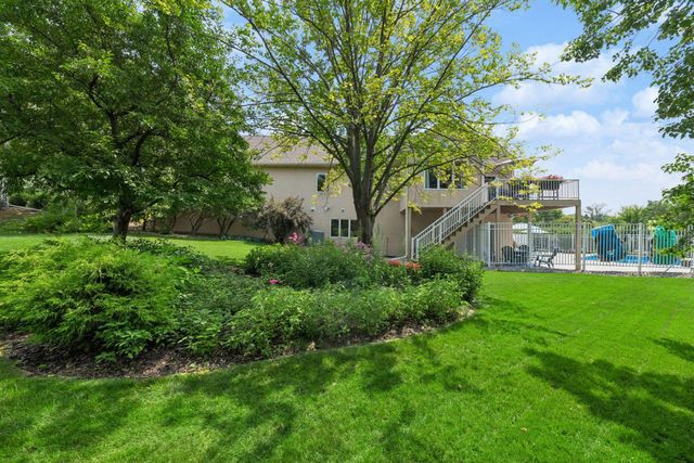 8754 Ridge Ponds Court, Victoria, MN 55386