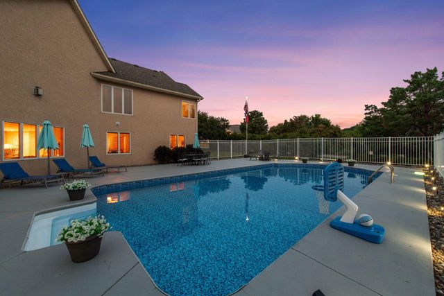 8754 Ridge Ponds Court, Victoria, MN 55386