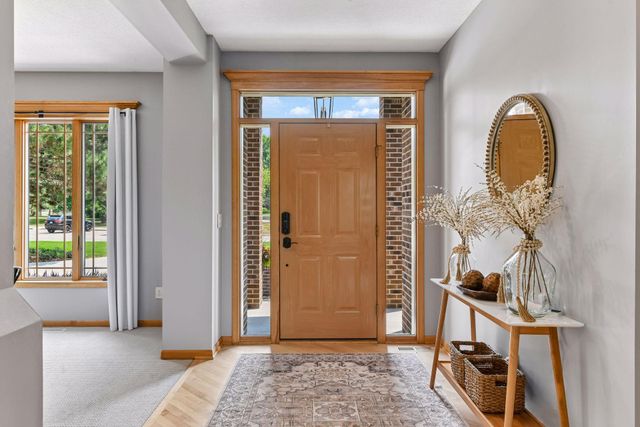 8754 Ridge Ponds Court, Victoria, MN 55386